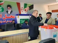 حضورمدیرعامل و پرسنل شرکت پتروشیمی خوزستان در پای صندوق رأی