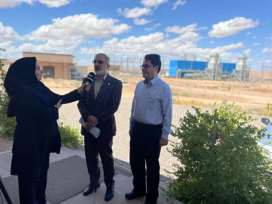 خورسندیان: 8/6 درصد تولید برق کشور توسط بانک صنعت و معدن تامین مالی شده است