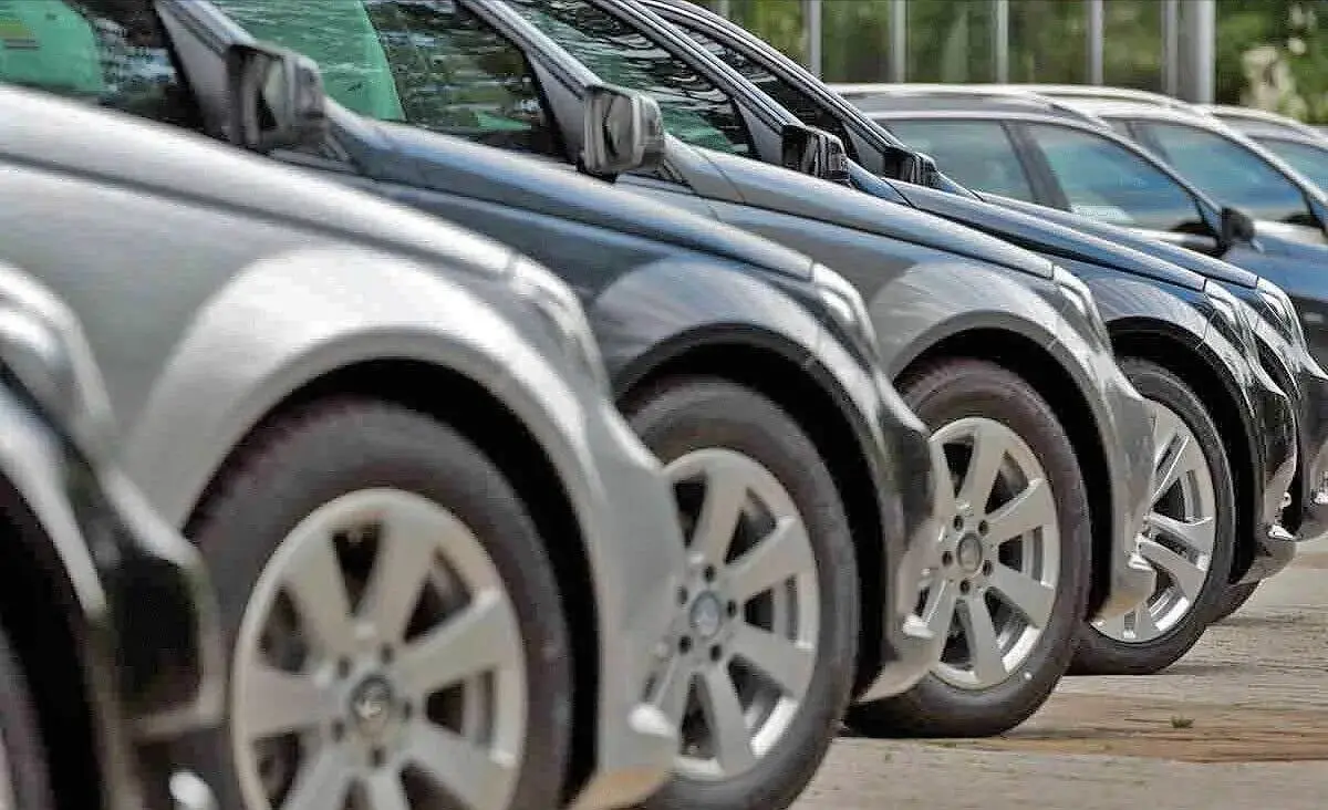 بروزترین قیمت خودرو‌های ایران خودرو امروز دوشنبه ۸ اردیبهشت ۱۴۰۴ + جدول قیمت + قیمت دنا پلاس