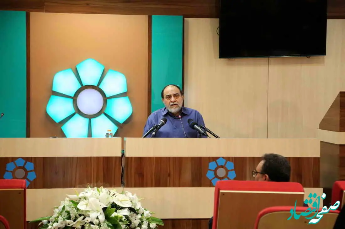 اسلام به دنبال تعادل بخشی بین اشتغال درون و بیرون خانه بانوان است