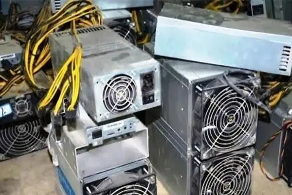 کشف و جمع‌آوری ۱۰ دستگاه ماینر غیرمجاز در پردیس 