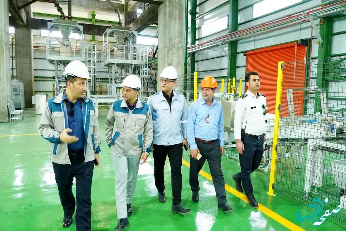 حضور سرپرست شرکت پتروشیمی ارغوان‌گستر ایلام در کنار تیم راه‌اندازی