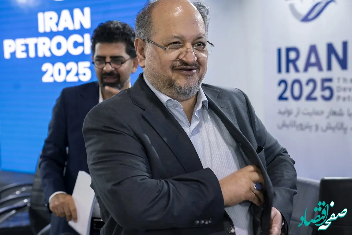 اصلاح آیین‌نامه معاملات هلدینگ خلیج‌فارس با رویکرد حمایت از ساخت داخل ابلاغ شد/ تولیدکنندگان داخلی به رعایت همه استانداردها و زمان‌بندی متعهد باشند