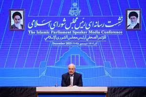 تصمیم گیری برای بنزین سه نرخی در اختیار دولت است | جبران کسری بودجه نباید تورم‌زا باشد