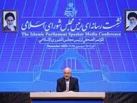 تصمیم گیری برای بنزین سه نرخی در اختیار دولت است | جبران کسری بودجه نباید تورم‌زا باشد