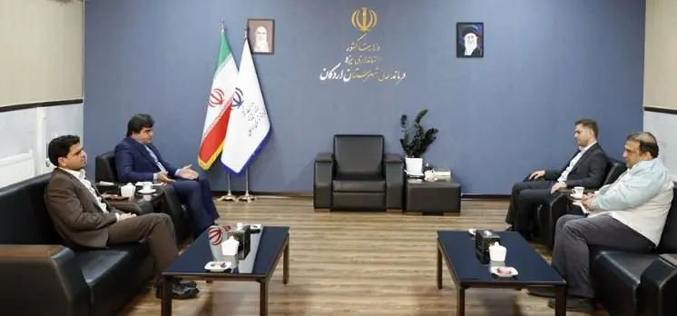 نشست مدیرعامل شرکت آهن و فولاد ارفع و فرماندار اردکان