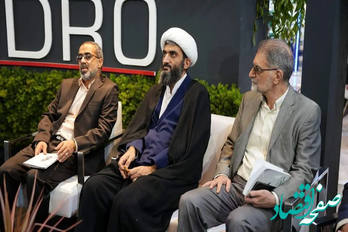 بازدید روح الله ایزدخواه عضو کمیسیون اقتصادی مجلس شورای اسلامی از غرفه ایمیدرو