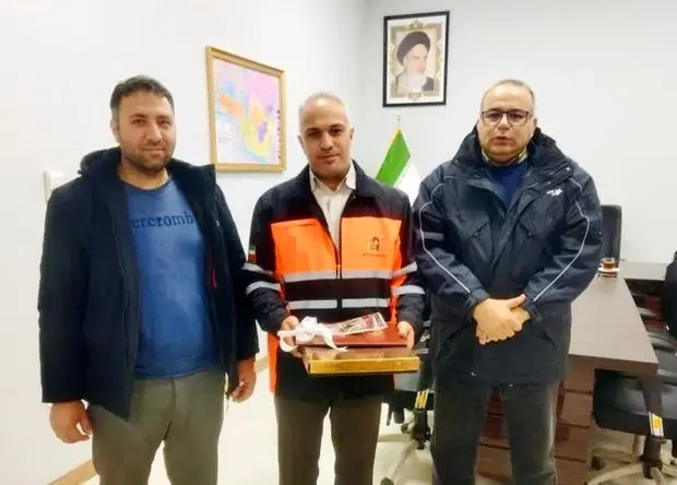 تقدیر از مدیر پایانه مرزی سرخس توسط مدیران منطقه ویژه اقتصادی سرخس