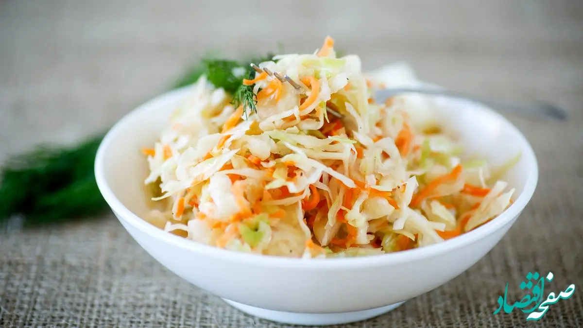 طرز تهیه ترشی کلم سفید و هویج مجلسی