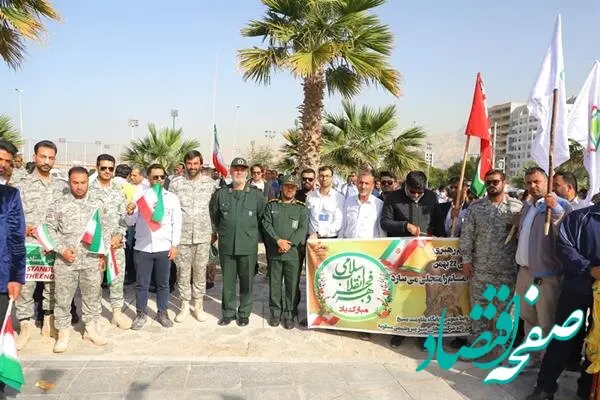 حضور پرشور مدیرعامل و کارکنان شرکت مخازن سبز پتروشیمی عسلویه در راهپیمایی ۲۲ بهمن شهرستان عسلویه