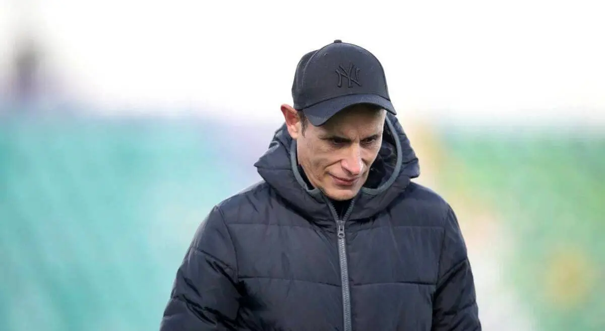 پرسپولیس در چمن فاجعه آزادی،ترابی را از دست داد
و بایک اخراج بچگانه بازنده شد!