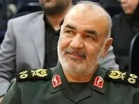 وقتی فرمانده کل سپاه آرزوی یک پسر بچه را برآورده کرد | عکس