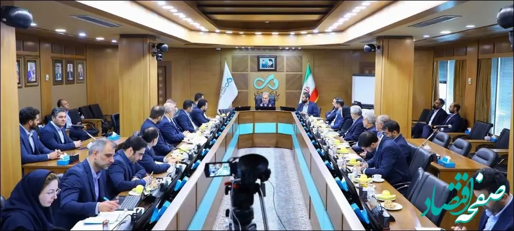 تأکید سرپرست بانک دی بر ضرورت رعایت دقیق مقررات و بخشنامه‌های اعتباری

