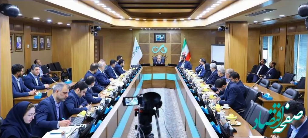تأکید سرپرست بانک دی بر ضرورت رعایت دقیق مقررات و بخشنامه‌های اعتباری

