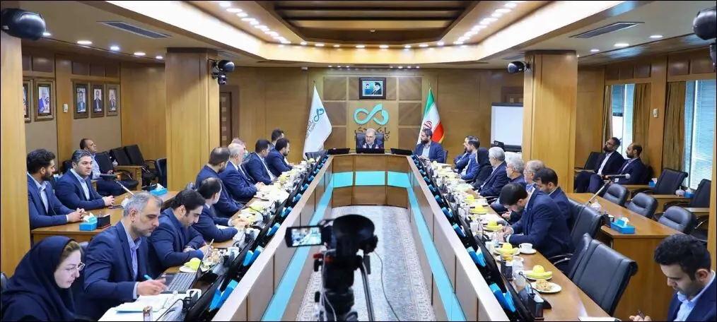 تأکید سرپرست بانک دی بر ضرورت رعایت دقیق مقررات و بخشنامه‌های اعتباری

