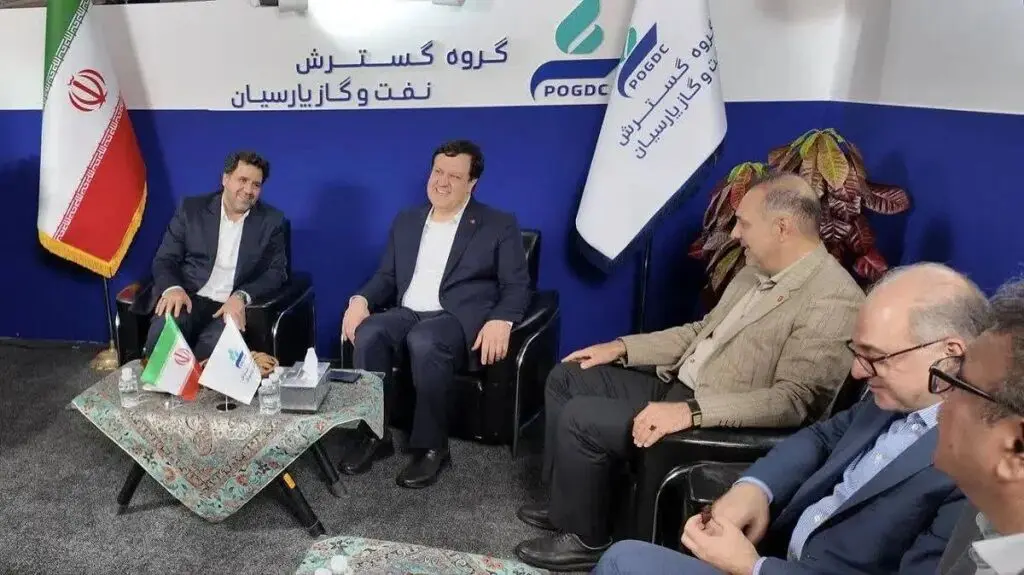 مذاکرات توسعه‌ای بین بانک ملت و پتروشیمی تبریز در سطح مدیران عامل
