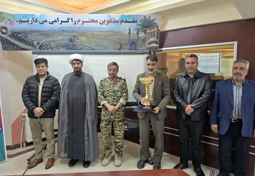 قهرمانی تیم پایگاه نبی اکرم در سومین دوره از مسابقات فوتسال جام شهدای کارگر