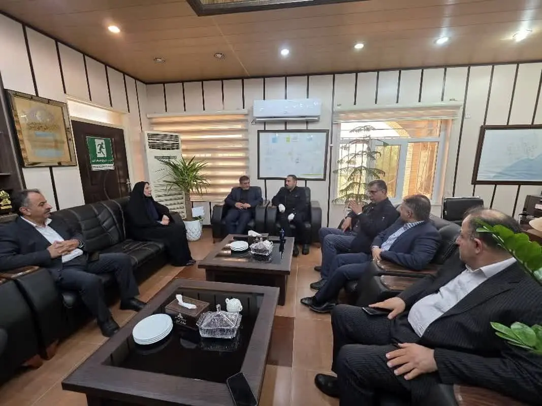 بازدید مدیرعامل منطقه آزاد اروند از پالایشگاه آبادان و بررسی ابعاد حادثه آتش‌سوزی