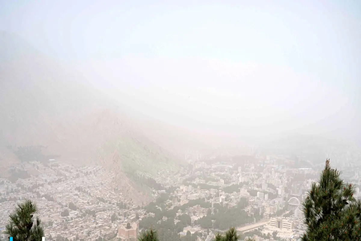 همدانی ها مراقب باشید؛ گرد و غبار هوای ۴ شهر استان همدان را ناسالم کرد