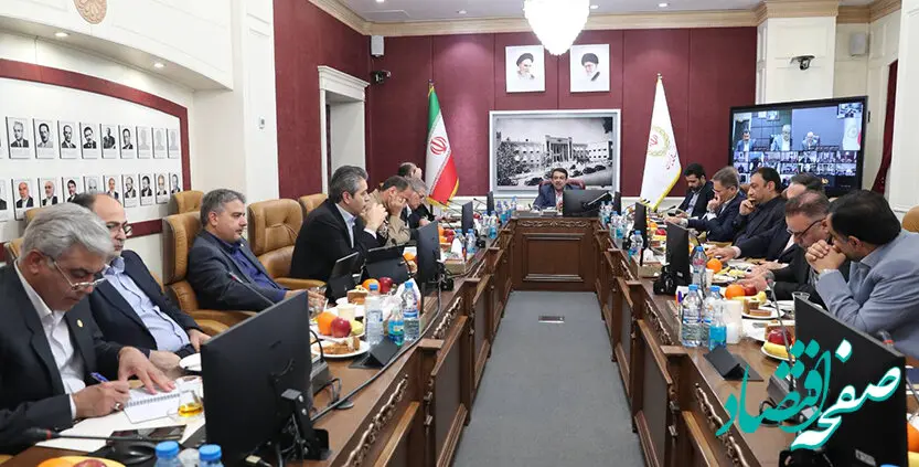 اهداف عملیاتی و بسته سیاست اعتباری بانک ملی ایران در سال ۱۴۰۴ ابلاغ شد / تاکید نجارزاده بر تحقق شعار سال و ادامه خروج از بنگاه‌داری