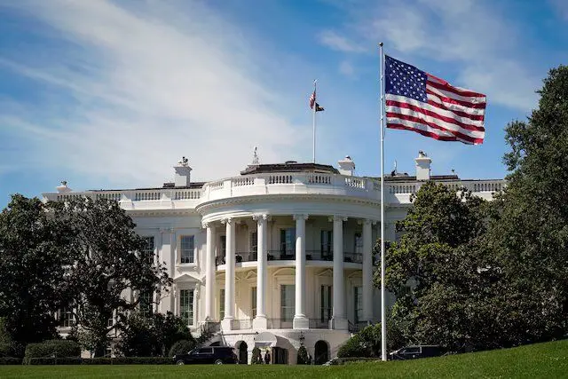 نیویورک تایمز: احتمال تغییر ناگهانی موضع ترامپ وجود دارد