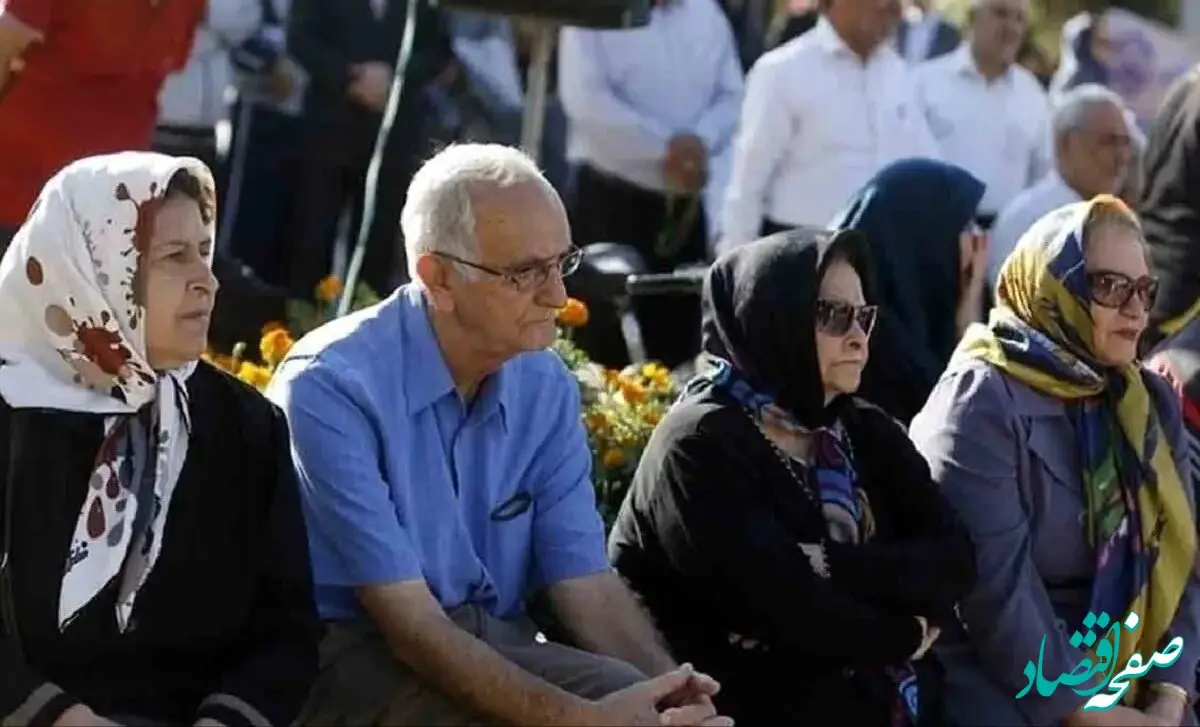 آخرین خبر از افزایش ۱۰۰ هزار تومانی حکمت کارت بازنشستگان / پول یک روغن هم نمی‌شود!