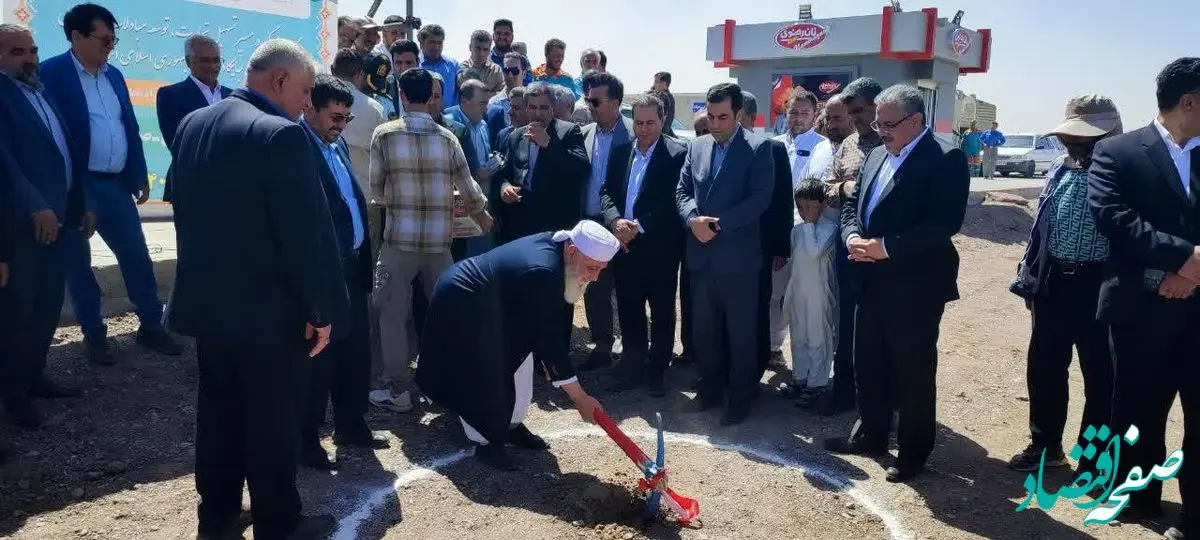 کلنگ زنی چهار پروژه عمرانی نقطه آغاز تحول در منطقه آزاد دوغارون می باشد 