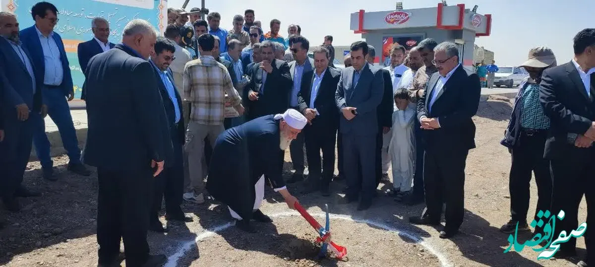 کلنگ زنی چهار پروژه عمرانی نقطه آغاز تحول در منطقه آزاد دوغارون می باشد 