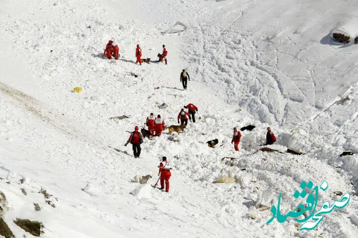 آخرین وضعیت کشته شدگان و مصدومان حادثه اشترانکوه ؛ جست وجوها برای یافتن پیکر مفقودین ادامه دارد / نجات مصدومین روی تیغه !