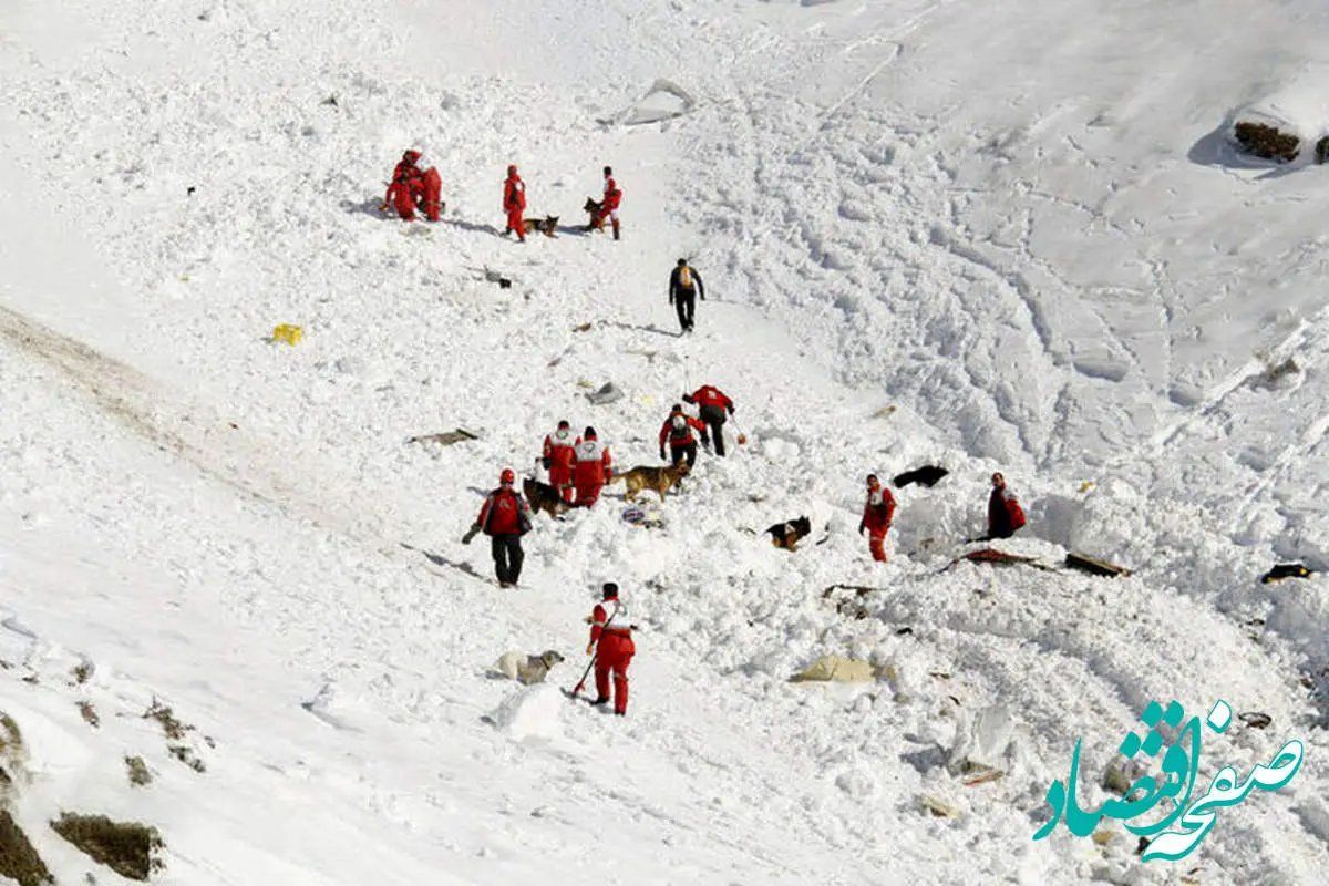 آخرین وضعیت کشته شدگان و مصدومان حادثه اشترانکوه ؛ جست وجوها برای یافتن پیکر مفقودین ادامه دارد / نجات مصدومین روی تیغه !