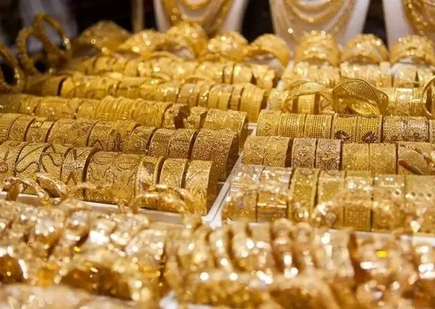 صعود ناگهانی اونس طلا در پی سقوط ارزش دلار و کاهش نگرانی ها در مورد نرخ بهره