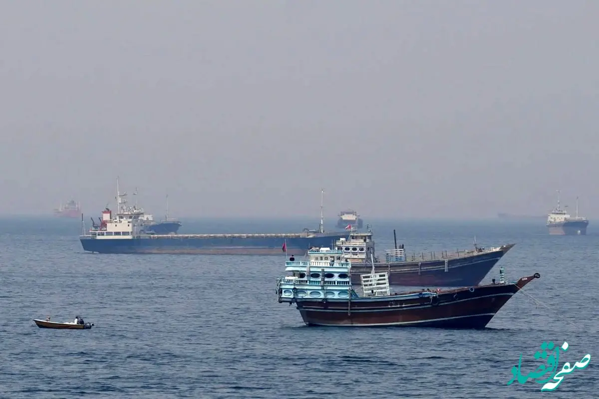 نیویورک تایمز: از ۱۳۰ کشتی به ۸ کشتی در روز؛ تهران گلوی اقتصاد جهان را فشرده است | افزایش وحشتناک قیمت بنزین و گاز در سراسر جهان