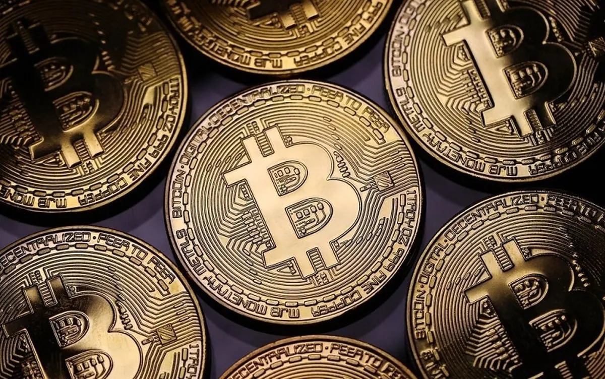 آخرین وضعیت بازار رمزارزها امروز شنبه ۸ اردیبهشت ماه ۱۴۰۳ / بیت‌ کوین همچنان در مدار سقوط