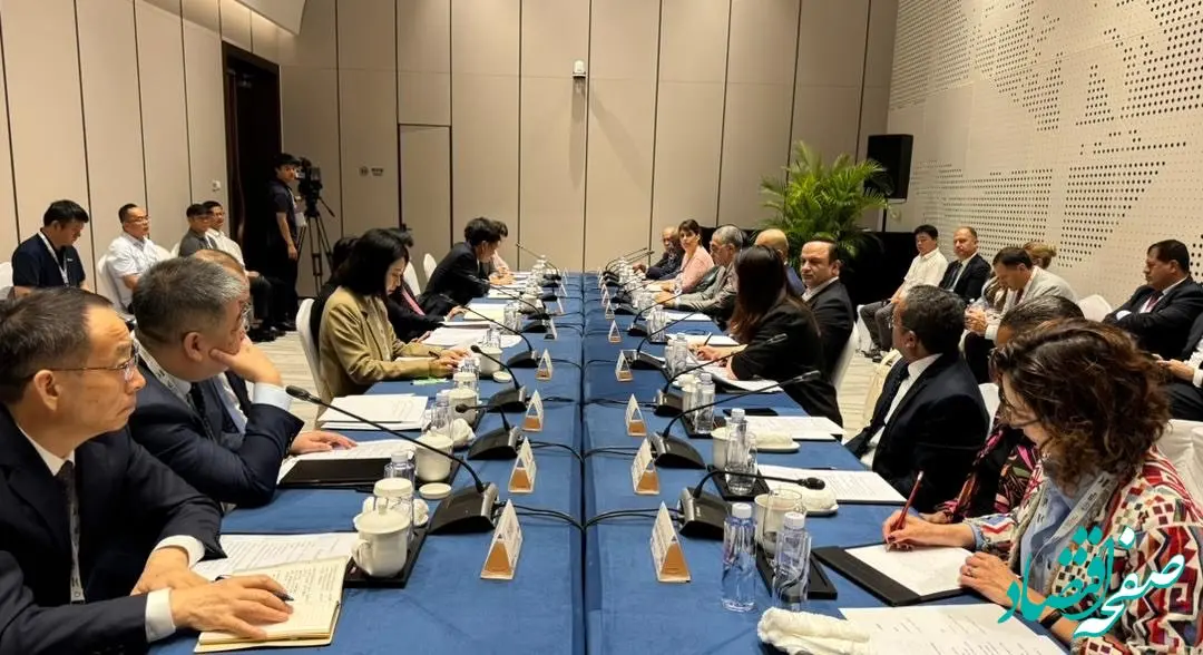 نشست نماینده رئیس جمهور چین و دبیر کل حزب استان هاینان با مقامات عالی اجلاس جهانی مناطق آزاد