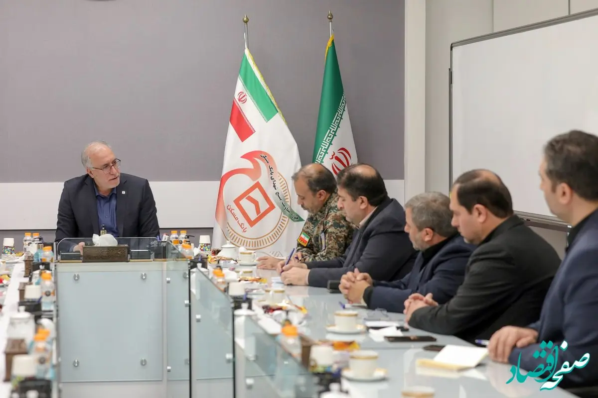 روحیه بسیجی باید در بدنه بانک جریان یابد