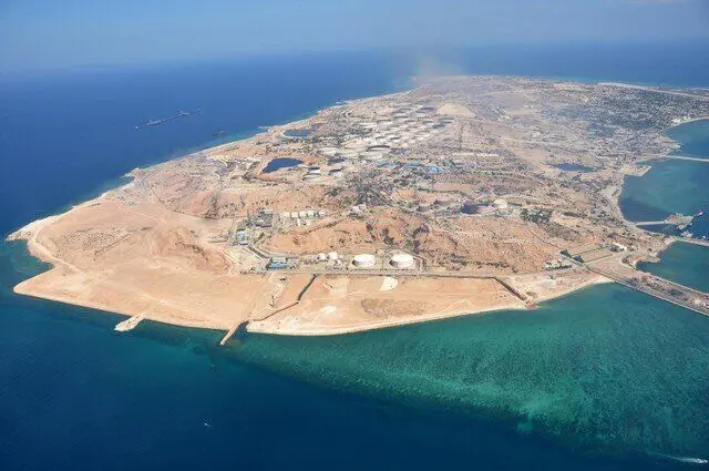 تداوم بارگیری نفت در جزیره خارگ