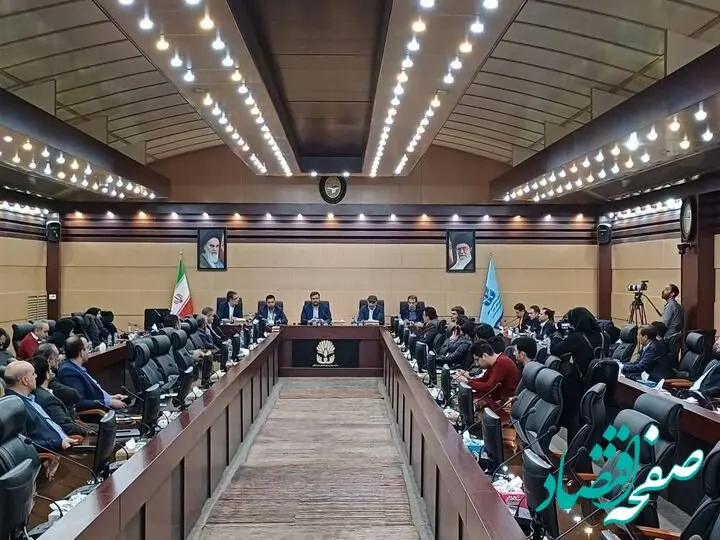 صدور مجوز فولاد در کشور بیشتر تحت فشارهای سیاسی است