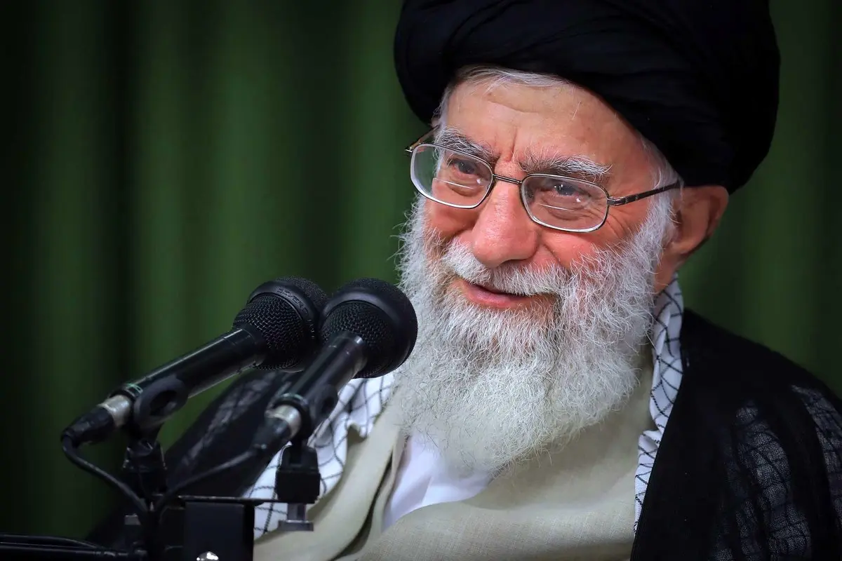 توصیه‌هایی از رهبر انقلاب درباره استفاده از فرصت ماه رجب | دعاهای ماه رجب را با آگاهی از معنا بر دل و زبان جاری کنید