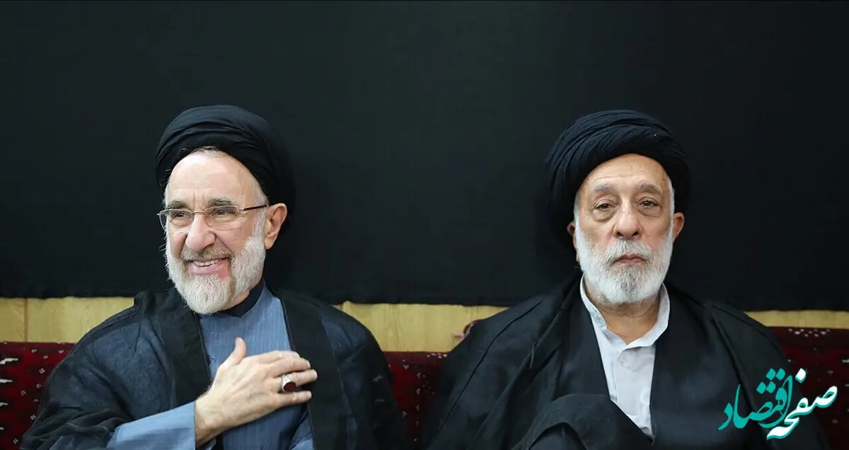 عکس خاص همنشینی هادی خامنه‌ای و خاتمی در یک مراسم عزاداری 