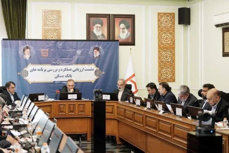 تقویت بانکداری شرکتی و استفاده حداکثری از منابع و ظرفیت‌ها برای تحقق اهداف بانک/ضرورت بهره گیری از فناوری اطلاعات برای توسعه خدمات