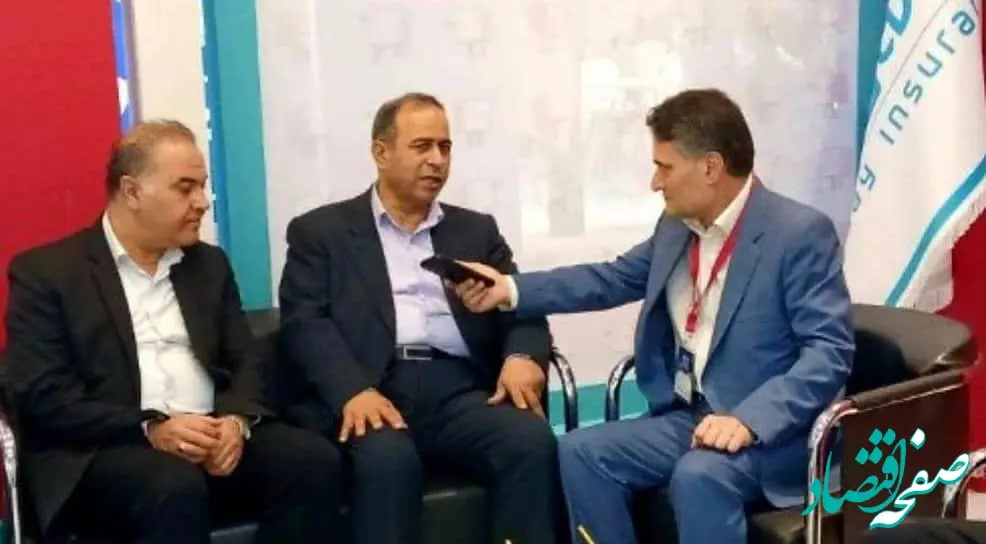 بازدید دبیرکل سندیکای بیمه‌گران ایران از غرفه بیمه دی در نمایشگاه صنعت مالی