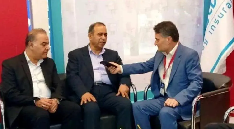 بازدید دبیرکل سندیکای بیمهگران ایران از غرفه بیمه دی در نمایشگاه صنعت مالی