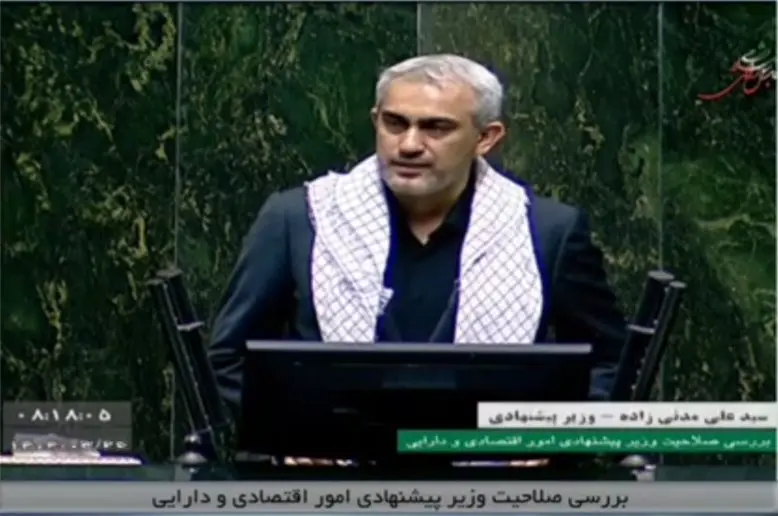 چشم‌انداز روشن رفع محدودیت‌های قانونی مناطق آزاد با همراهی وزیر اقتصاد