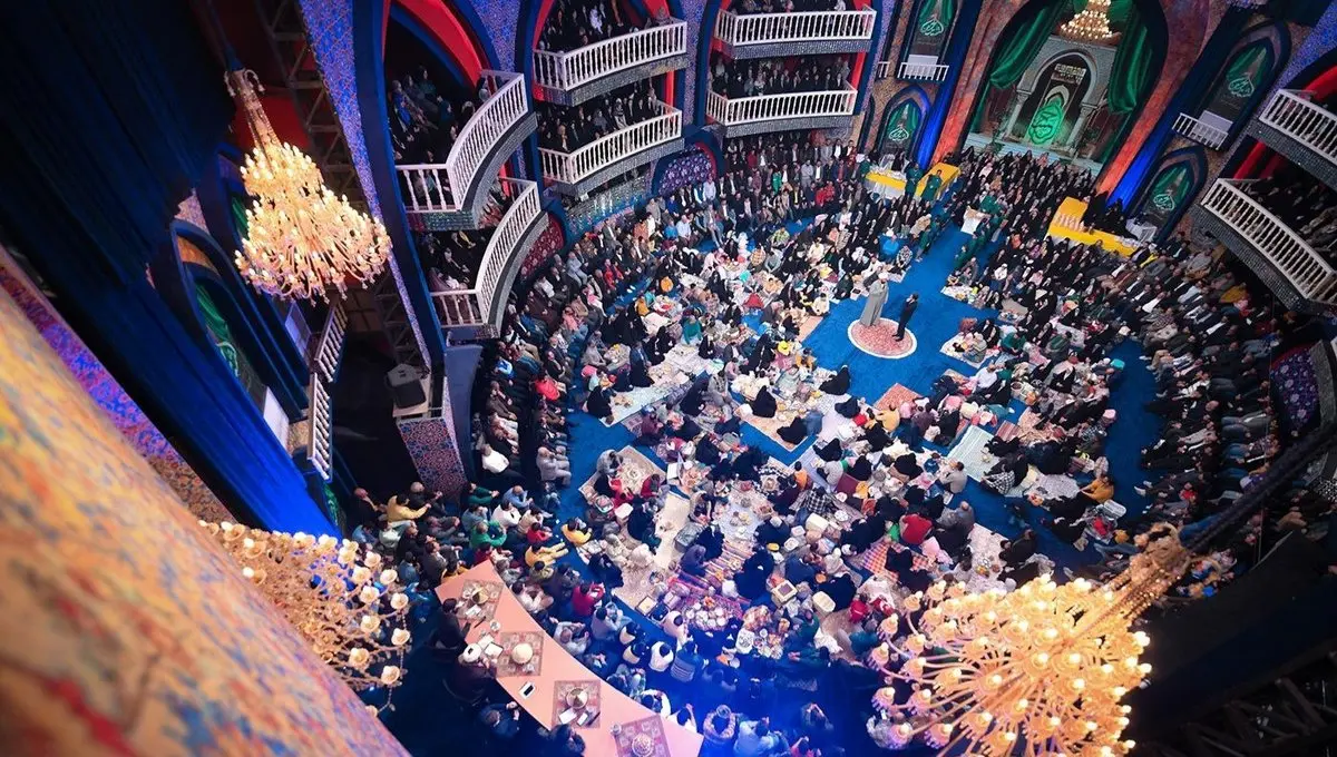 دانلود مستقیم برنامه حسینیه معلی شب ششم ماه شعبان ۱۴۰۳ + لینک تلوبیون ۱۶ بهمن