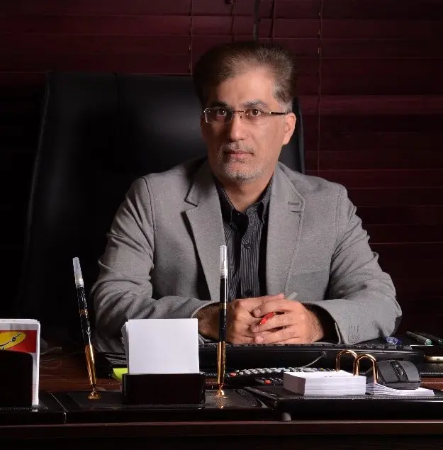 رئیس‌جمهور فعال، پرکار، آگاه و معتقد به مبانی انقلاب