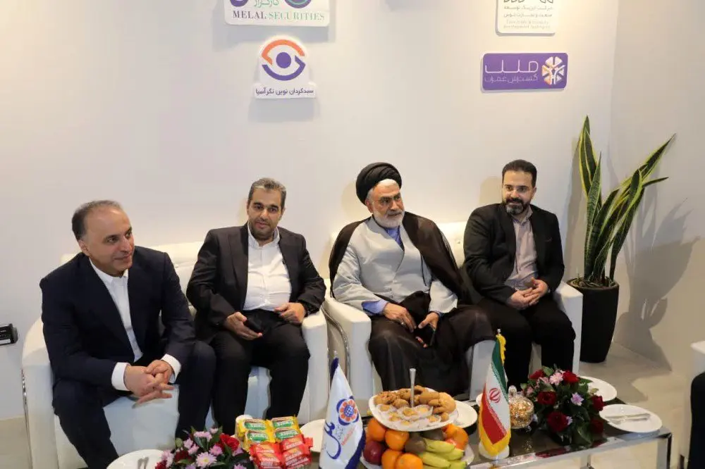  پاسخگویی مستقیم مدیرعامل موسسه اعتباری ملل به سوالات مردم در نمایشگاه اینوکس مشهد