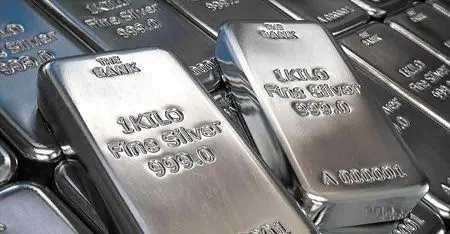 روز گذشته ۸۷۶ کیلوگرم شمش نقره در بورس کالا معامله شد