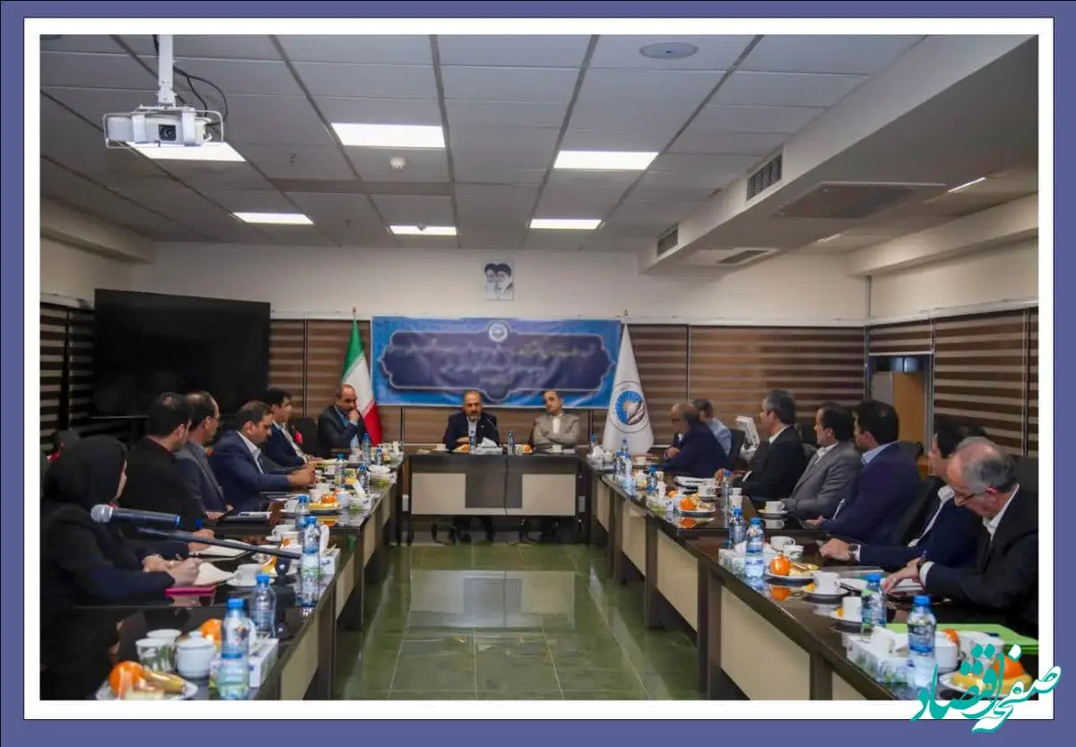 مدیرعامل بیمه ایران در اولین سفر استانی، در مشهد با اعضاء انجمن صنفی نمایندگان دیدار و گفتگو کرد